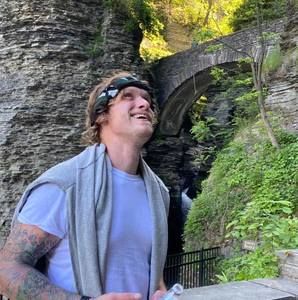 Meet your Posher, Johnny